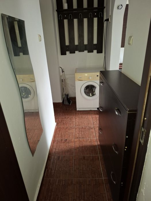 Închiriez garsoniera