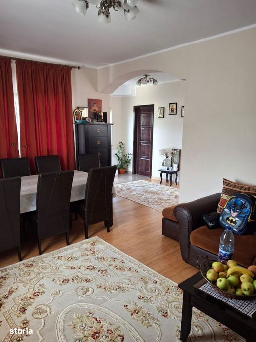 Casa cu etaj la Hudum