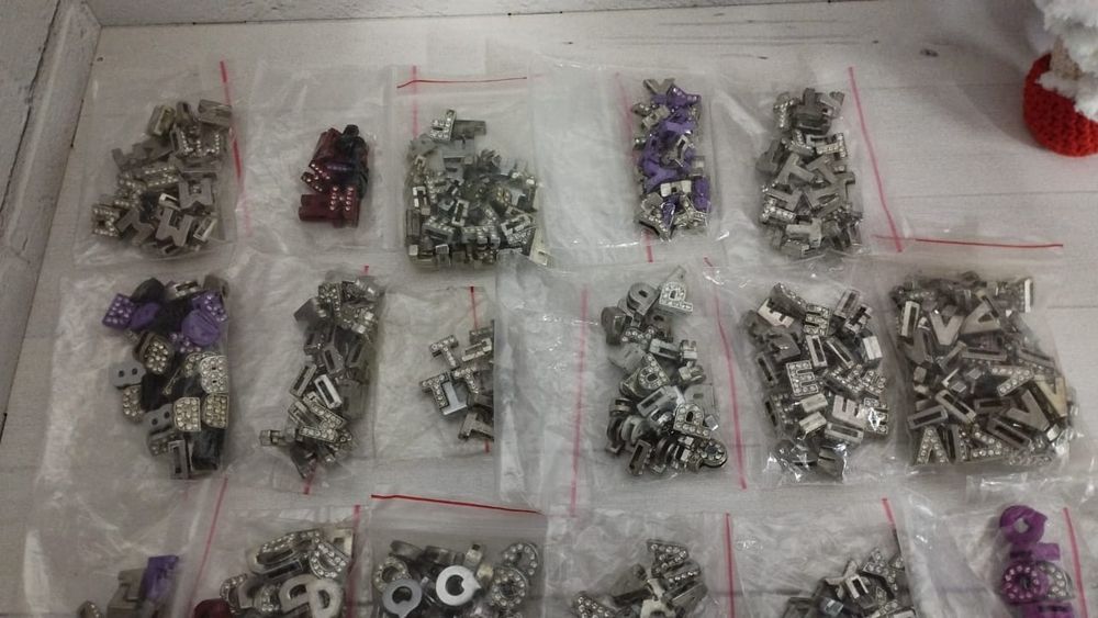 Продам буквы для создания браслетов