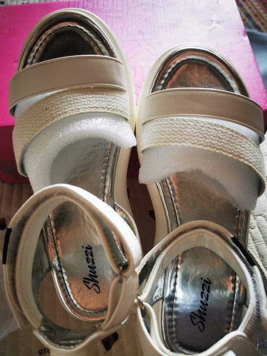 Продам сандали детские