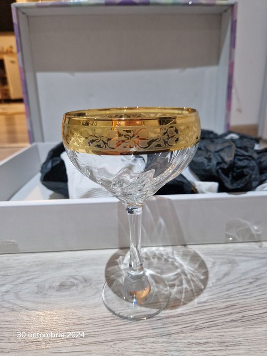 Pahare Royal Crystal cu margine aurie