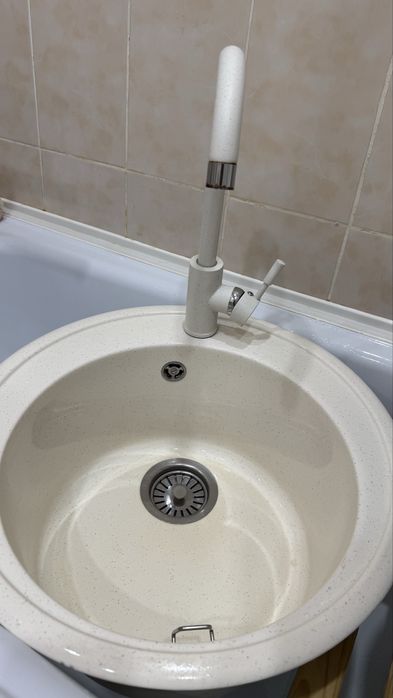 Продам б/у мойку со смесителем