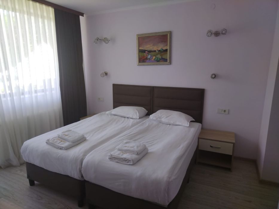 Продава се Хотел в с. Островче, Област Разград - 12000 кв.м за 84 €/кв.м - Снимка #5