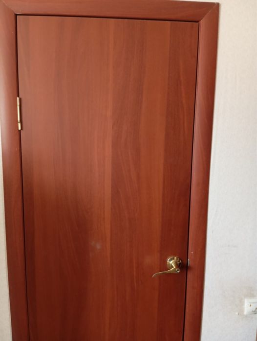 Продам межкомнатные двери БУ