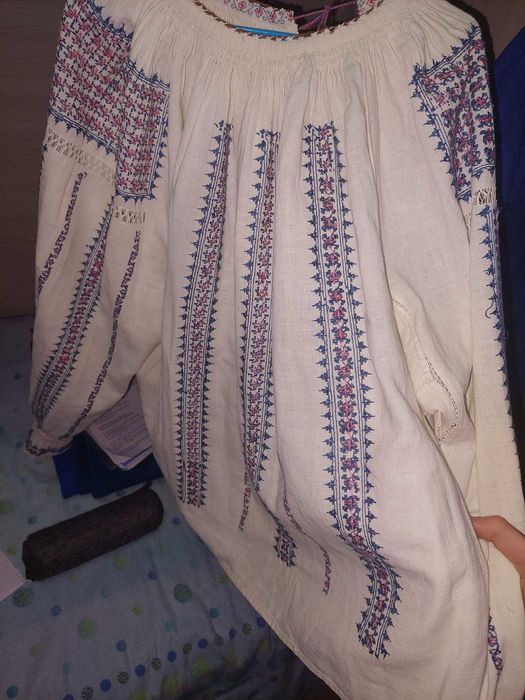 Ie tradițională veche din zona Moldovei(cititi descrierea ptr. marime)