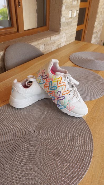 Adidași Shenkers mar 37