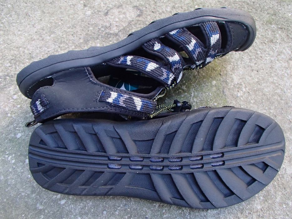 Продавам леки дишащи сандали с протектор отпред за предпазване от у