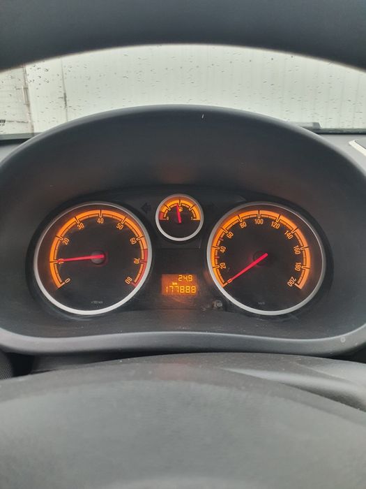Opel corsa benzină Ac