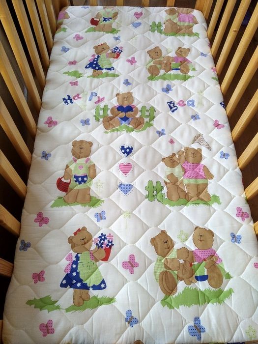 Дървено легло с опция (люлка)размер без матрак 70/140см