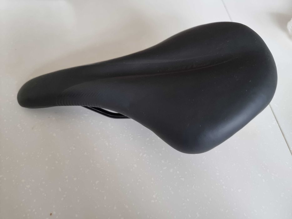 седло велосипедное