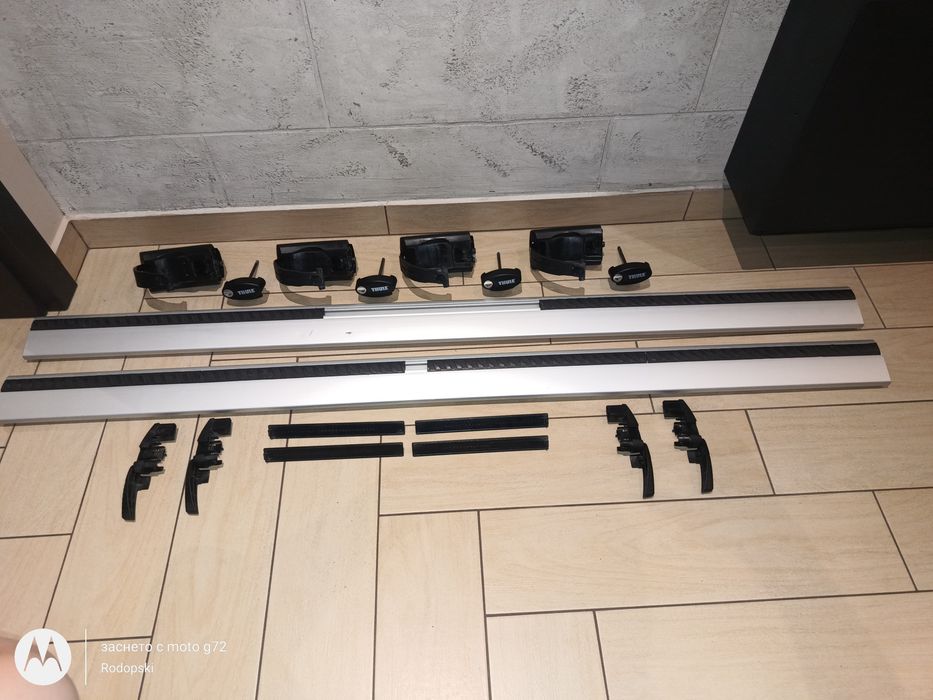 Продавам напречни греди Thule WingBar 140 см +  захвати Thule Rapid System 757 – за всички автомобили с отворени (просветни) надлъжни рейки
