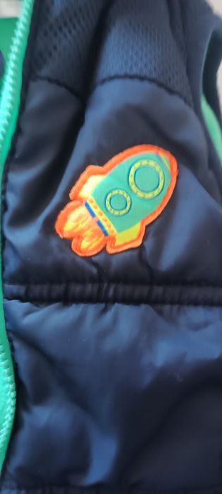 Veste  rosie si albastra cu verde cu gluga marimea 92