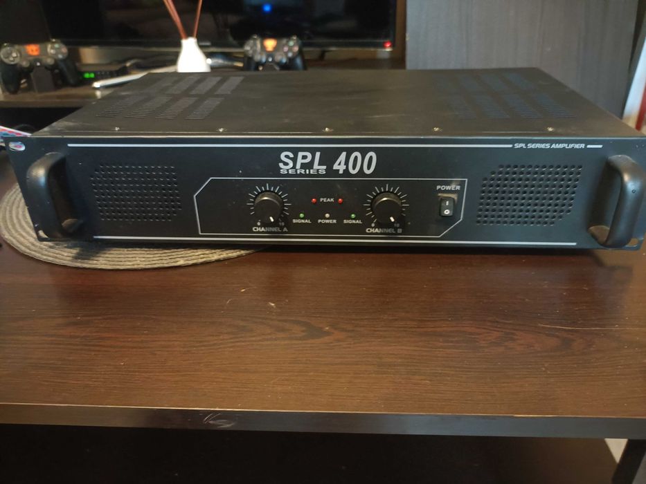 Продавам усилвател 400вата