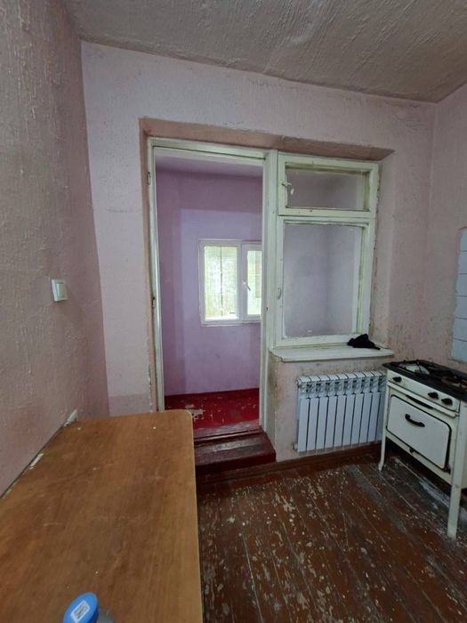 Срочно продается 1/4/4 Куйлюк массив 2 Кирпичный дом