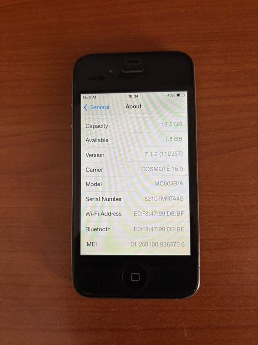 Vand iphone 4 negru 16gb