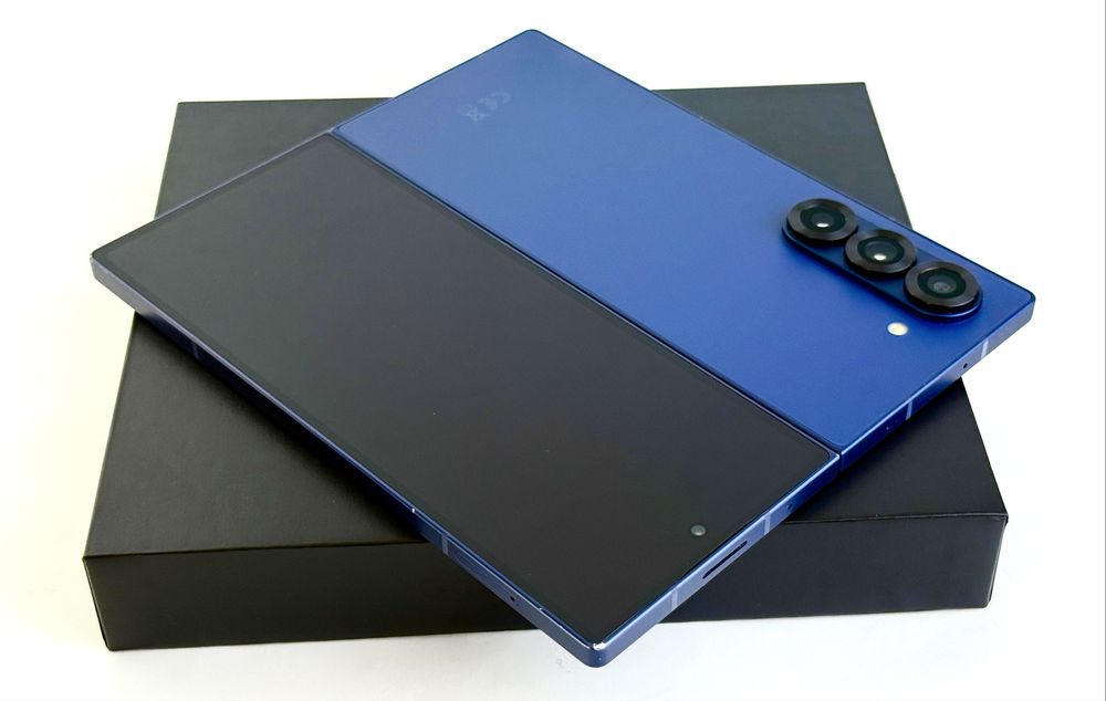Samsung Galaxy Z Fold 6 5G 512GB 12RAM Navy Отличен! Гаранция!