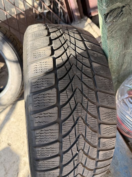Vand anvelope vara  Bridgestone 225.50.17 + iarna Dunlop 225.55.17