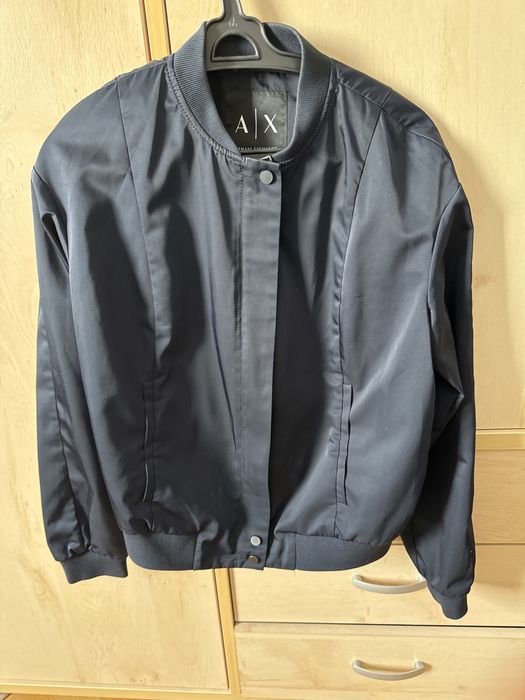 Легкая куртка б/у , 44 размера (S) ,фирмы AX Armani Exchange