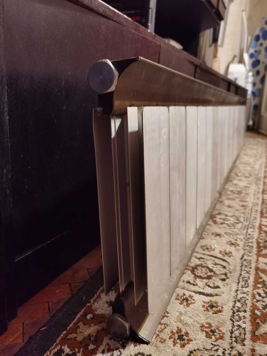 Алуминиев радиатор с 22 лидера. Никога не е бил монтиран!