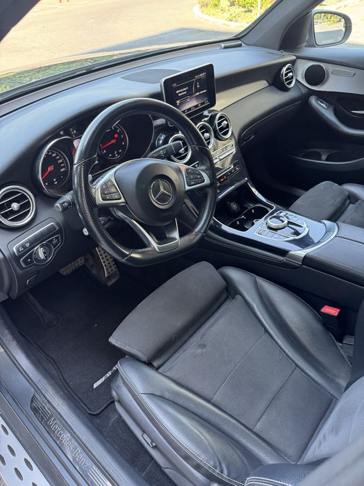 GLC 300 245HP 4x4 2.0 benzina 9GTronic Pachet Amg interior, jante Amg R19