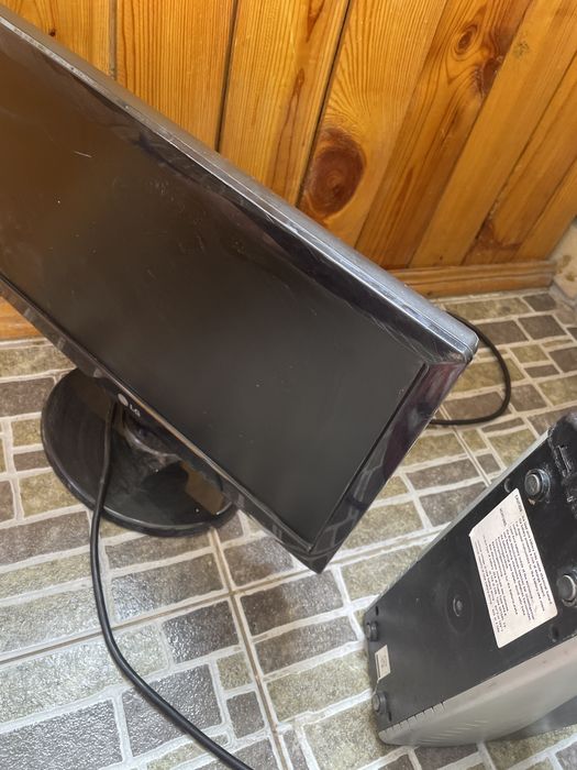 Монитор Процессор блок компьютера ups