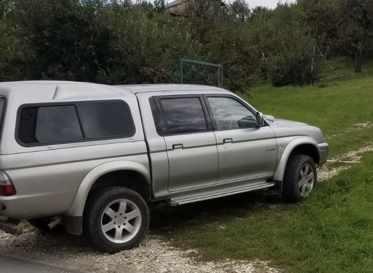 Mitsubishi L200 autoutilitara 4x4 2003 AC