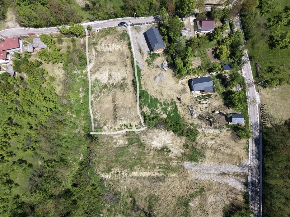 Urgent !!Teren intravilan ocnele mari  /utilitatile la poarta  / 1700 m2