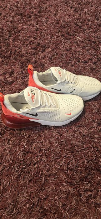 Vand adidasi Air max 270