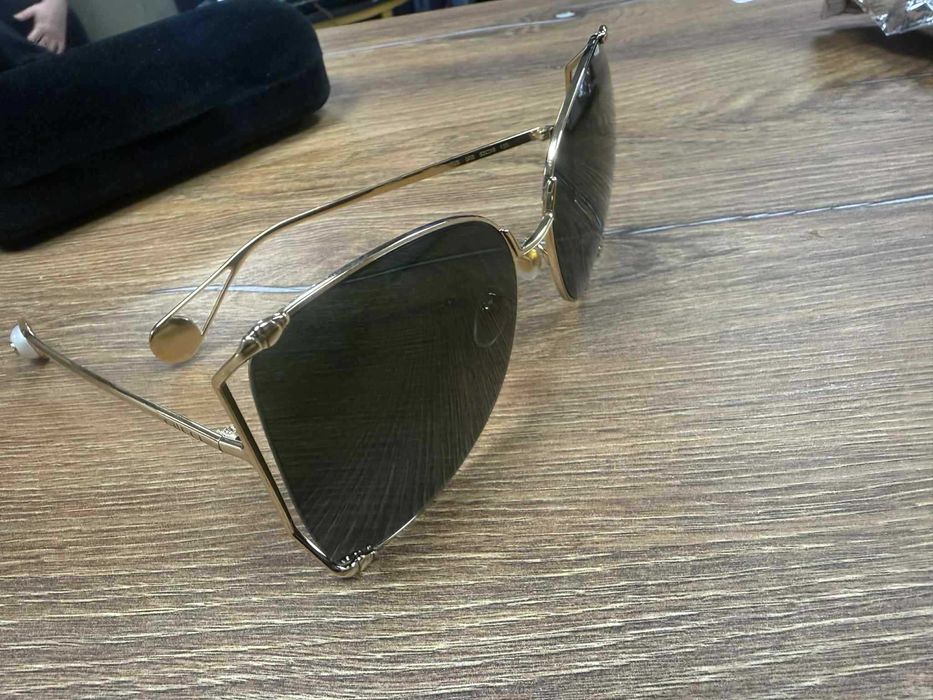 Продавам слънчеви очила,женски. GUCCI GG0252S/005