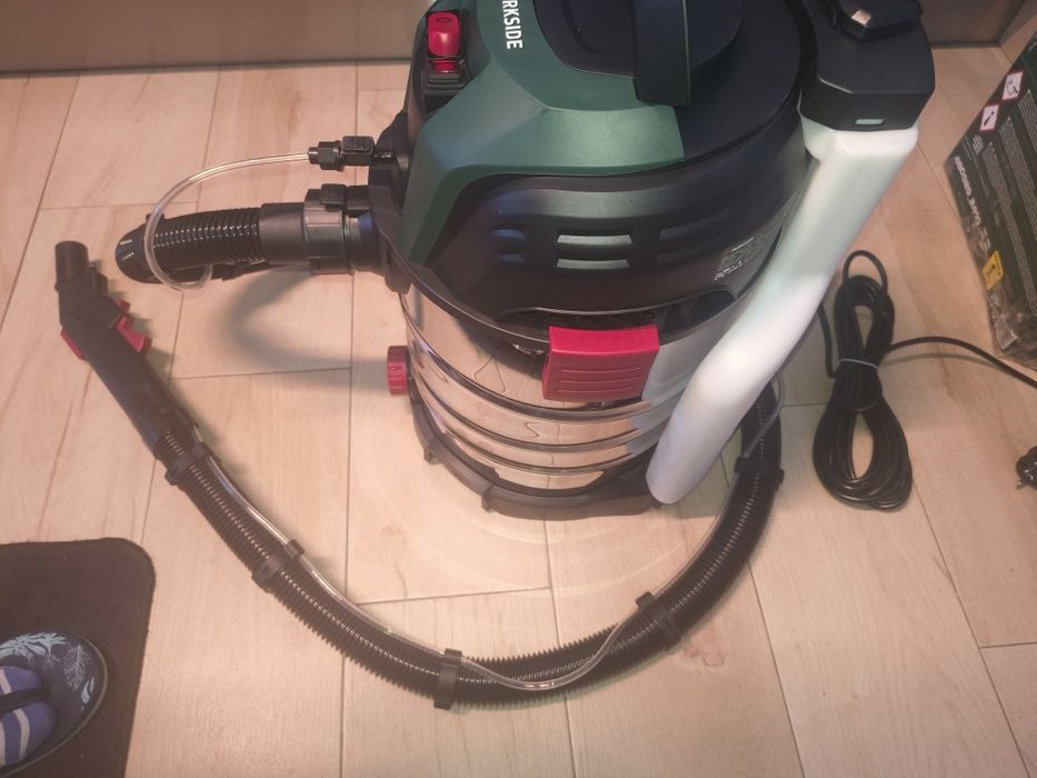 Aspirator cu spălare Parkside ,jet apa pentru spălat covoare-mocheta-banchete auto-scaune-canapele,,bazin apa profesional