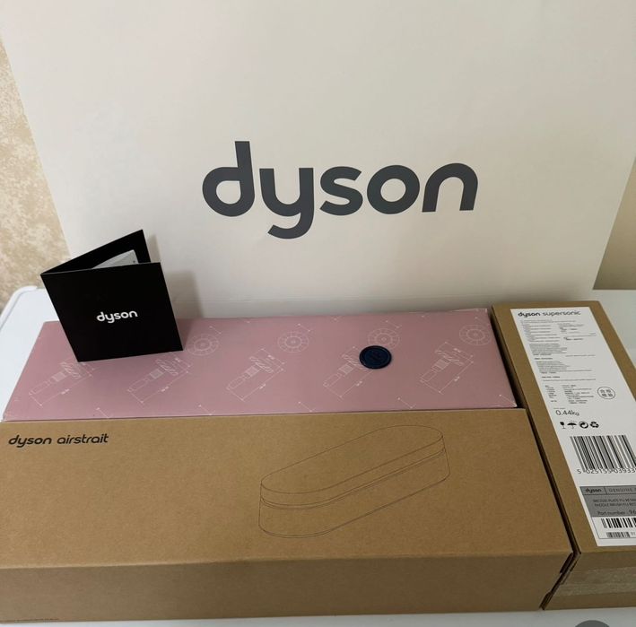 Продам оригинальный именной Dyson Airstrait