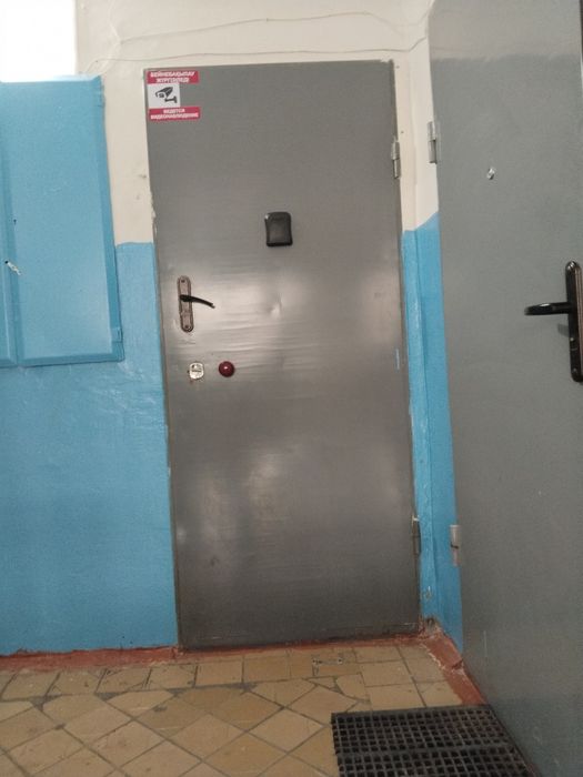 Есік сатылады. 15 мың