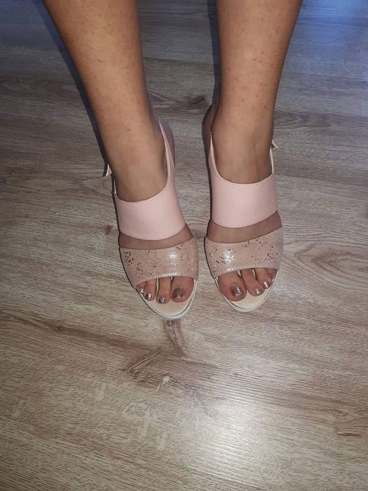 Розови сандали Gabina естествена кожа