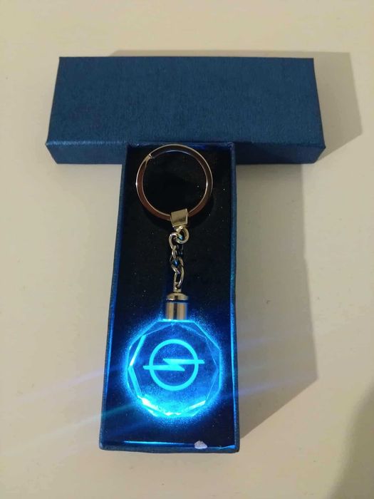 Breloc auto din cristal cu LED - Logo Opel
