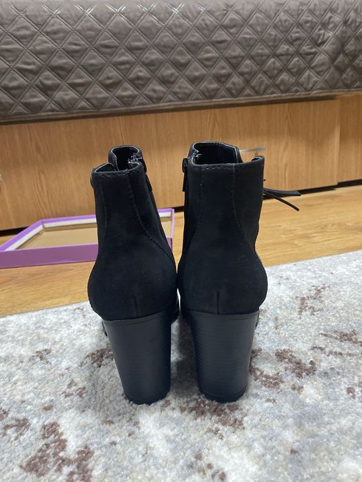 Botine cu toc Graceland