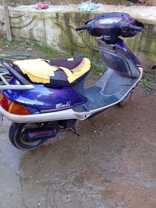 Vând scuter perfect fucționabil