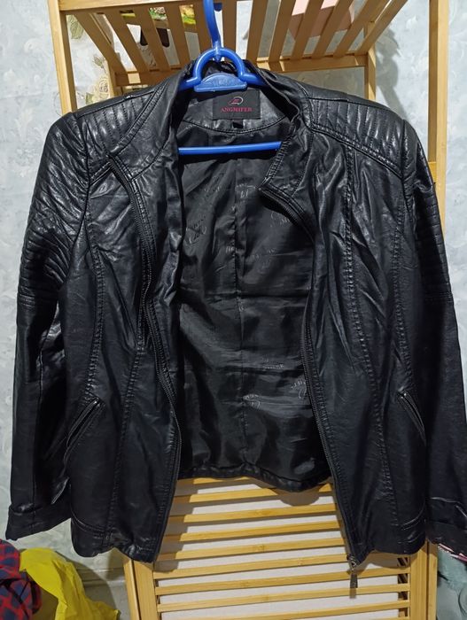 Продам одежду в хорошем состоянии