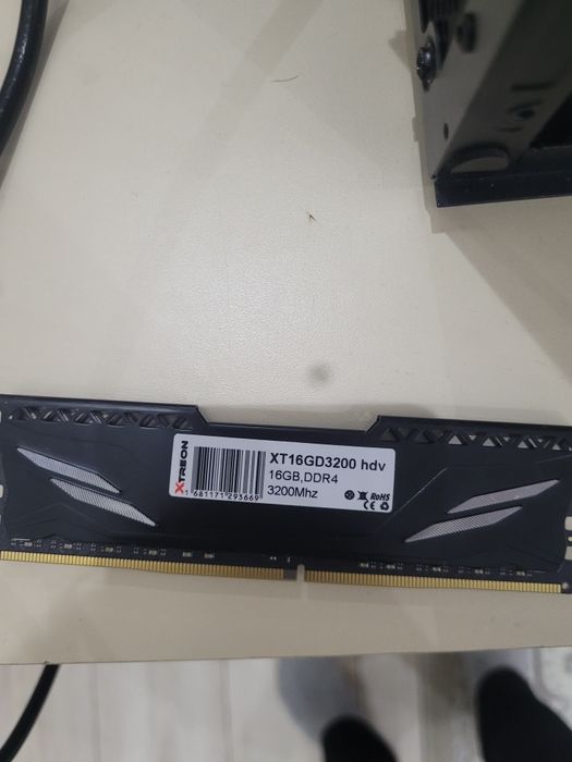 Оперативная память продается