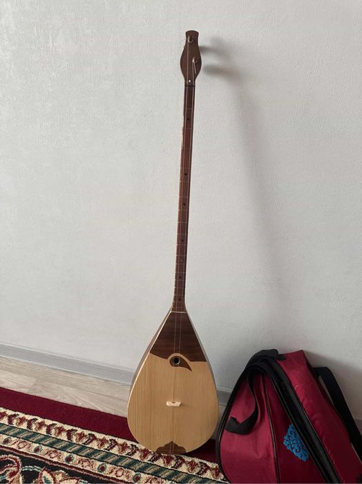 Домбыра с чехлом