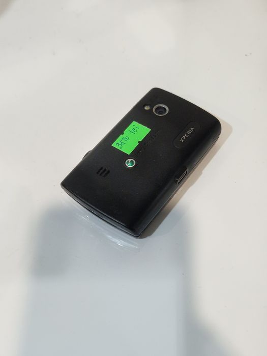 Super telefon Sony Xperia cu tastatura laterala.  Perfect funcțional