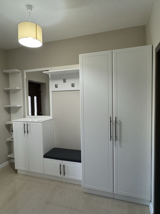 Vand cuier si pantofar