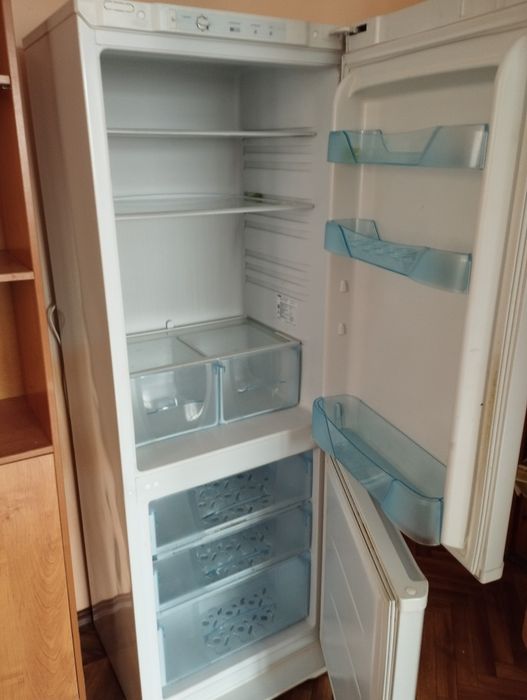 Холодильник Бирюса