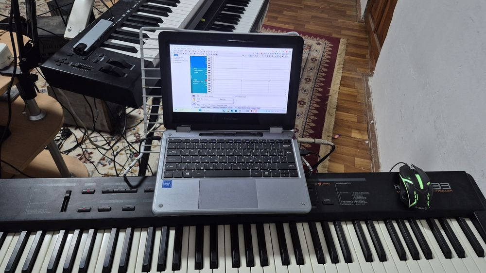 Мидии Синтезатор Roland A-33 MUSİC STUDİO Наборе