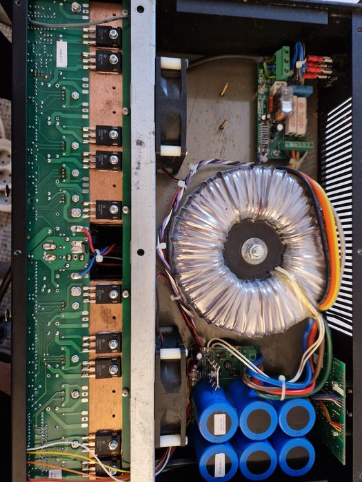 Amplificator Martin Audio MA900 by Lab Gruppen