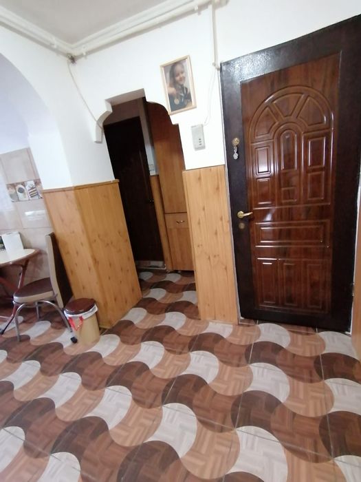 Camera de închiriat