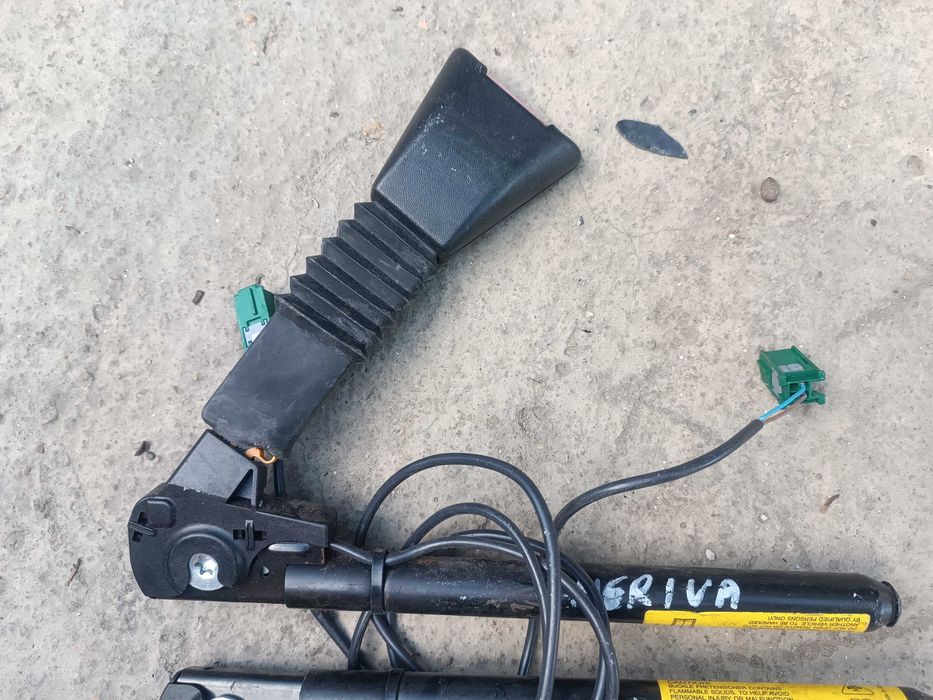 Закопчлка, пиропатрон колан Опел Мерива А, Астра Н, Зафира Б