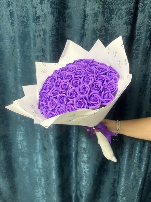Buchet cu 51 trandafiri pret 200 lei