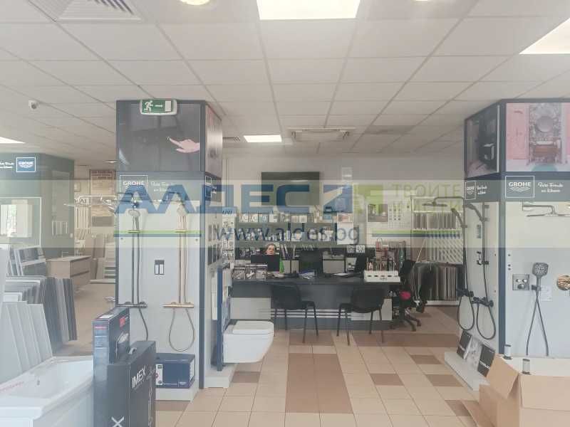 Уникален магазин в центъра до три булеварда!