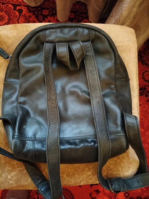 Кожаный рюкзак Kanishka!