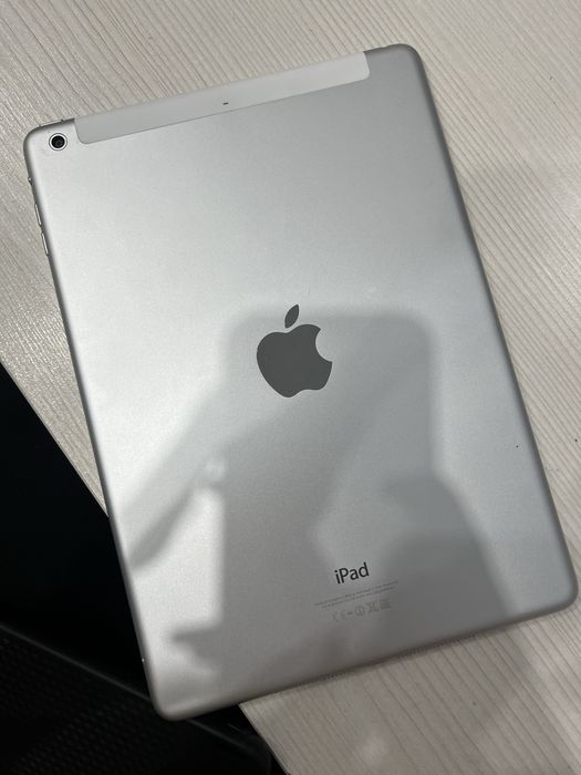 Продам ipad. Айпад+стилус+зарядка+чехол